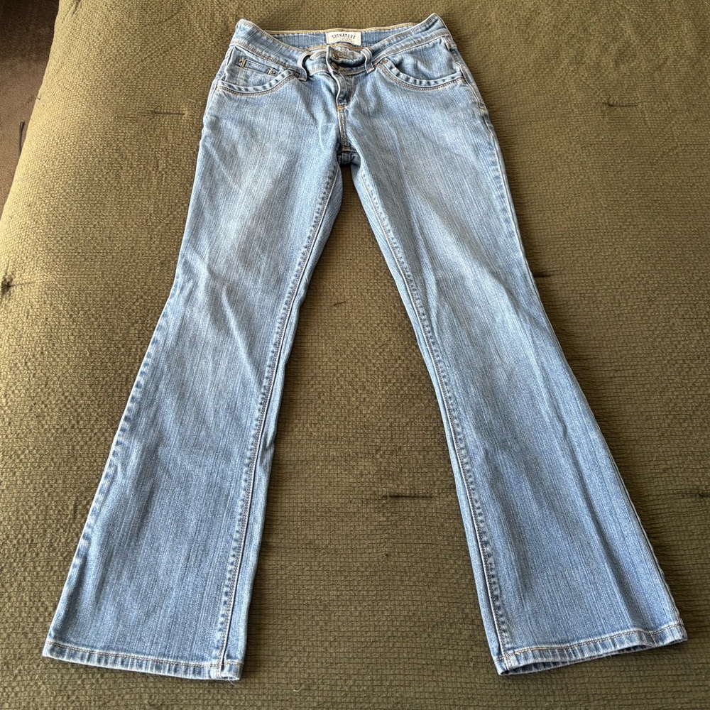 💧Signature by Levi Strauss~Low Rise Bootcut Jeans